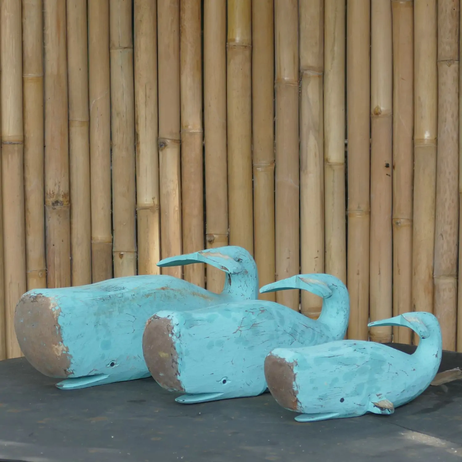  Product image 2 of the product “Whale, wood in turquise. Set of 3; Size L: 48x20x22cm H, Size M:38x18x18cm H, Size S: 30x12x13cm H. ”
